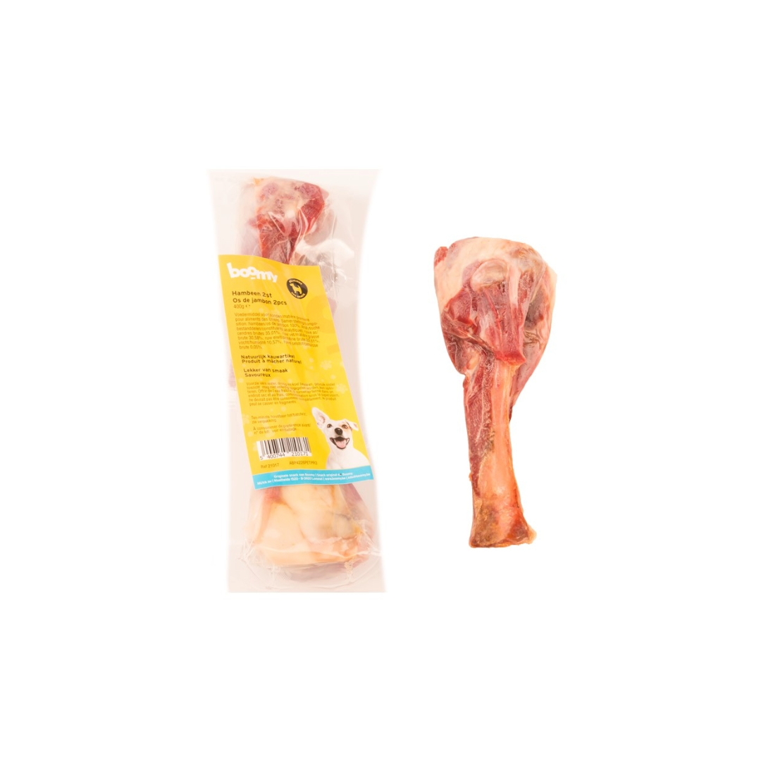 Heerlijk hambeen van 400g in 2 stukken van 15-20cm gezaagd. De perfecte natuurlijke kauwsnack voor uren plezier! Geschikt voor alle middelgrote rassen.