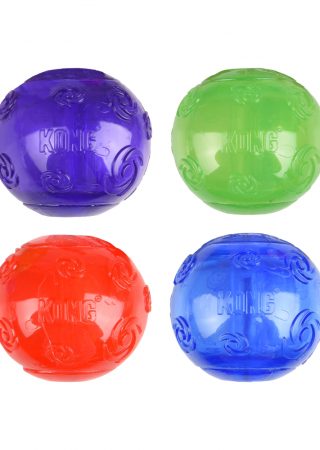 Deze Squeez bal is het perfecte apporteerspeeltje voor jouw hond. Zijn botsende effect en onvoorspelbare bewegingen zorgen voor urenlang speelplezier.