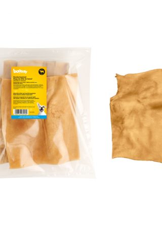 De runderkophuid platen zijn gemaakt van 100% gedroogde runderkophuid stukken van 20 x 20cm. Deze natuurlijke snack is perfect voor grote hondenrassen.
