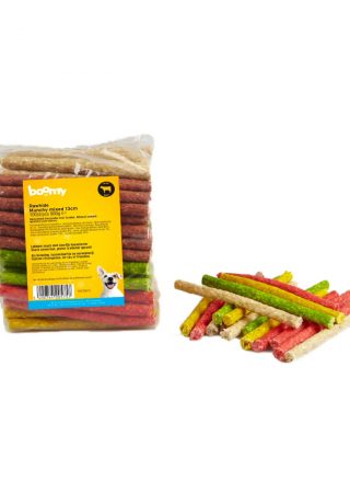 Heerlijke Munchy sticks van 13cm gemaakt van runderhuid. Verpakt in handige voordeelverpakking van 100st, perfect voor een regelmatige beloning.
